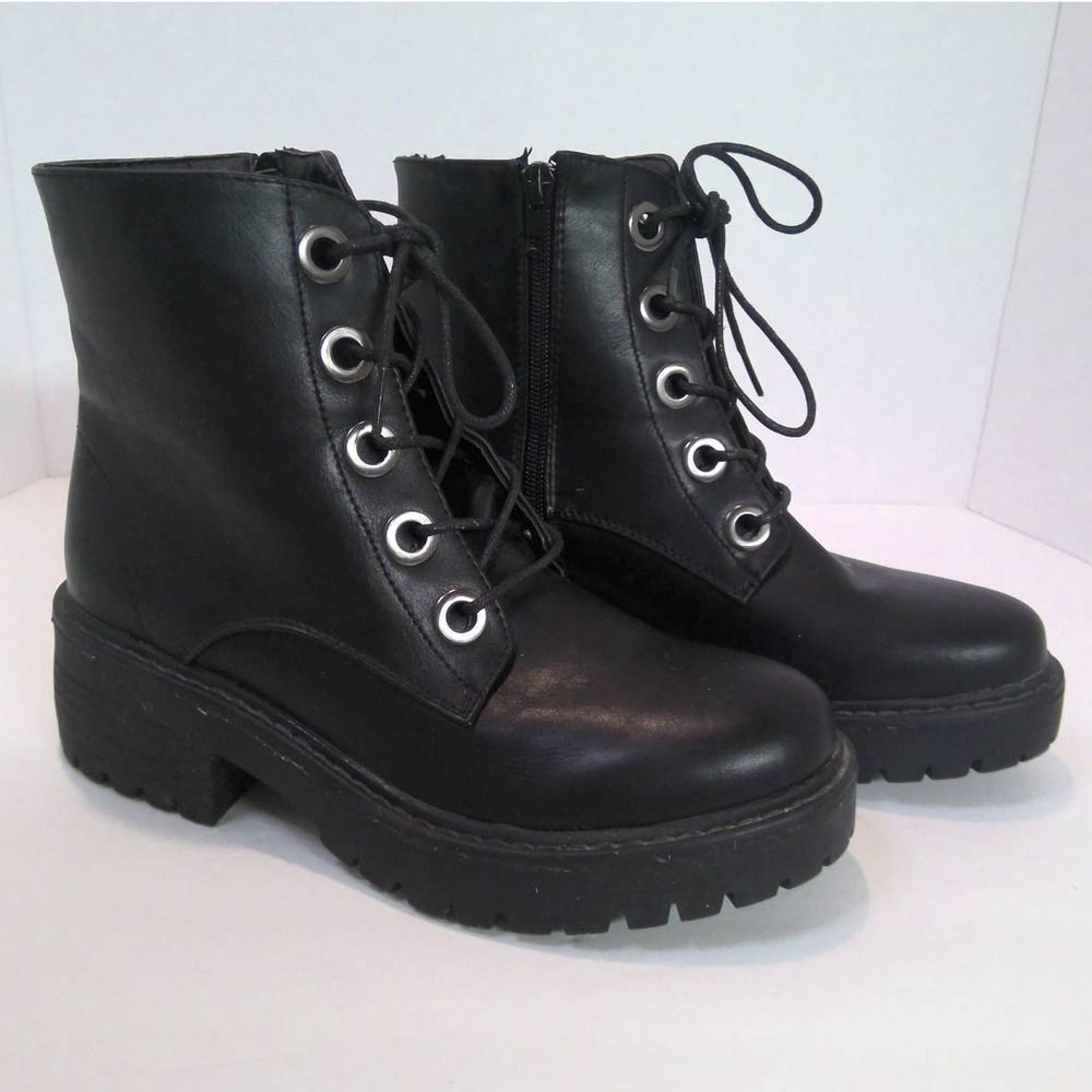 Olivia Miller Lace-up Zipper Black Combat boot style Size 7